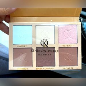 KENIA ONTIVEROS BEAUTY | SET & DEFINE KIT
Create natural-looking contours. NIB